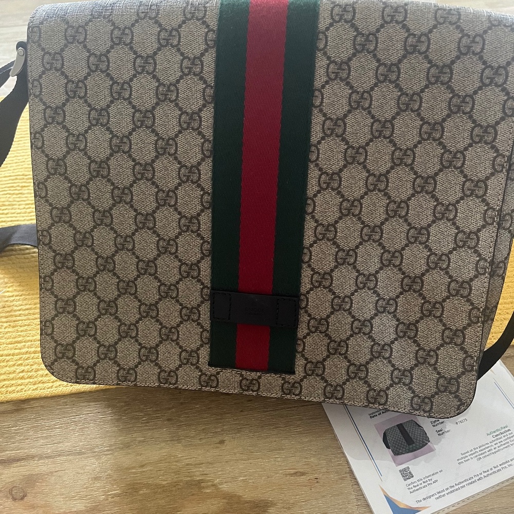 Gucci Medium Size Messenger Bag /Crossbody